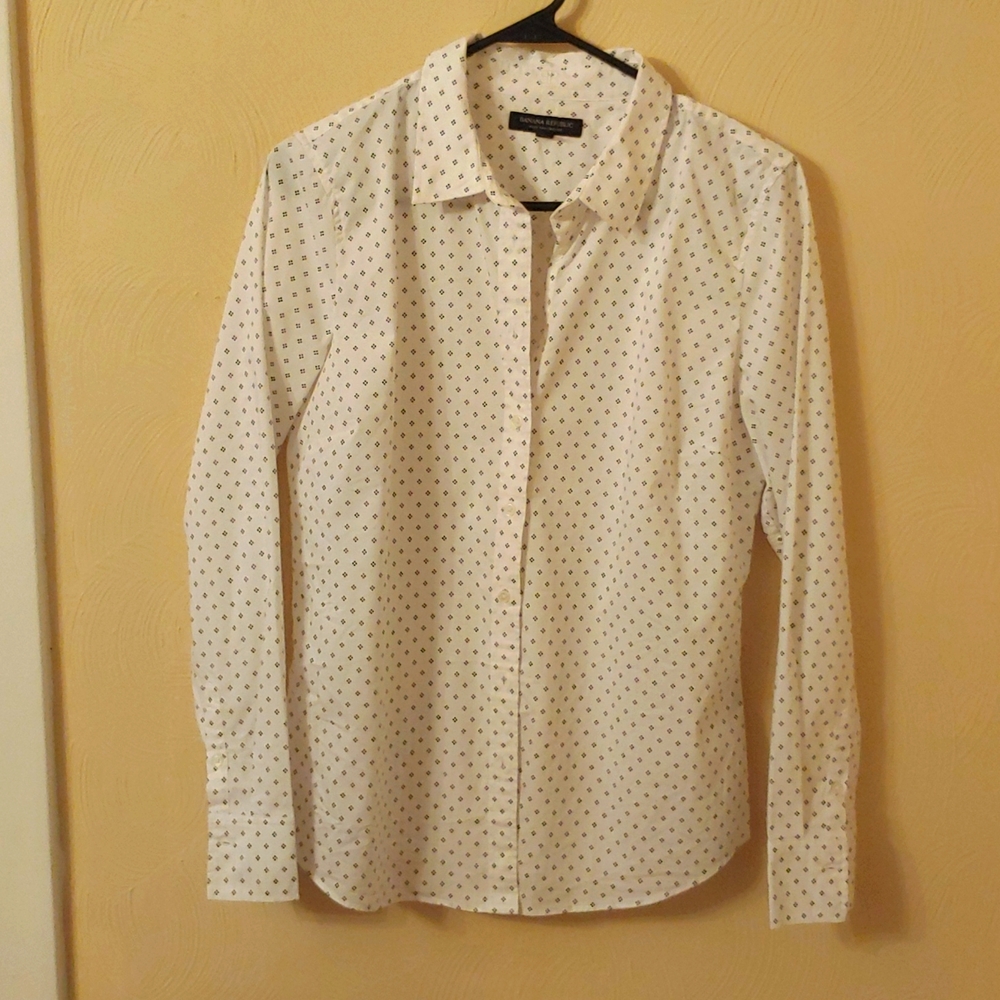 Banana republic, size 10, white tailored shirt
